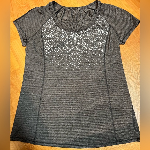 NWOT - Lululemon Run: Wild Short Sleeve Tech (US 8) - Picture 5 of 9